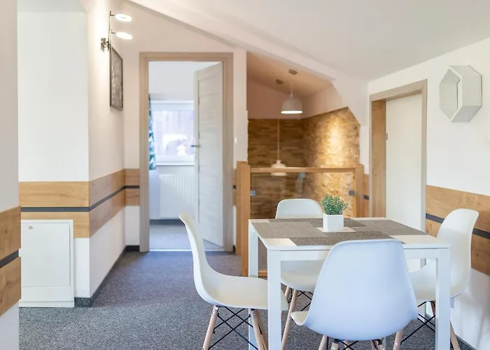 To-tu * 스클라르스카포렘바